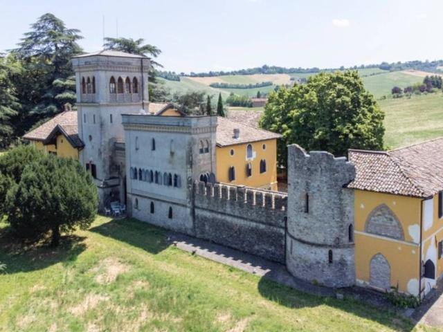 Villa Indipendente in vendita a Colline Matildiche, Re