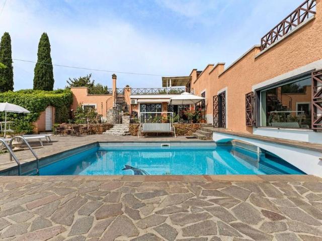Villa Indipendente in vendita a Grottaglie, Fara Sabina