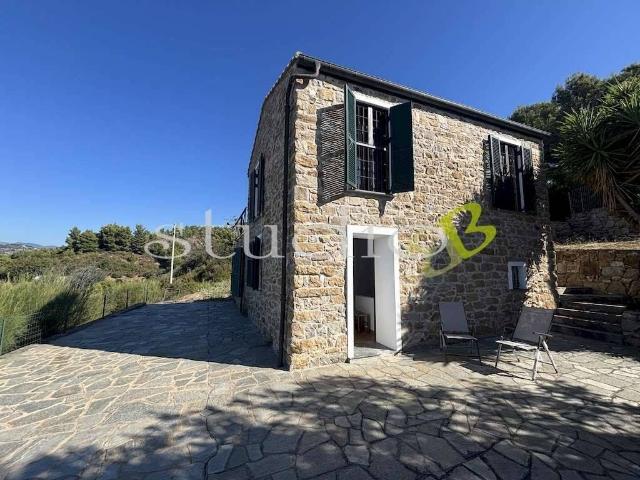 Villa Indipendente in vendita a Bordighera, Liguria