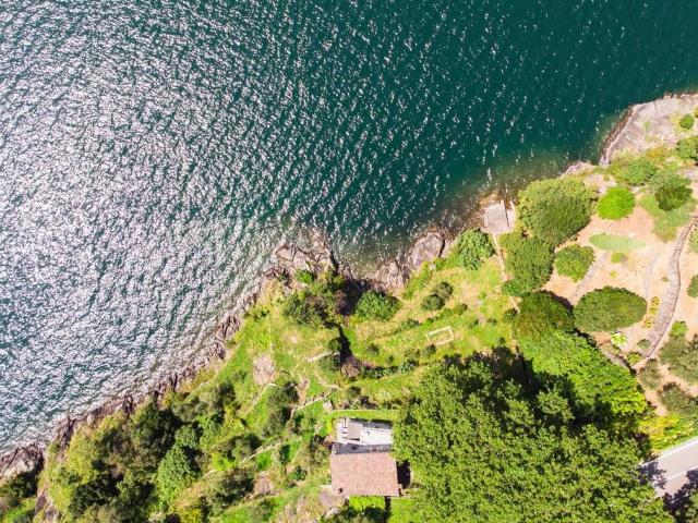 Villa Indipendente in vendita a Dorio, Lombardia