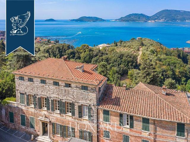 Villa Indipendente in vendita a Venere Azzurra, Lerici