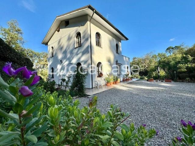 Villa Indipendente in vendita a Capannori, Toscana