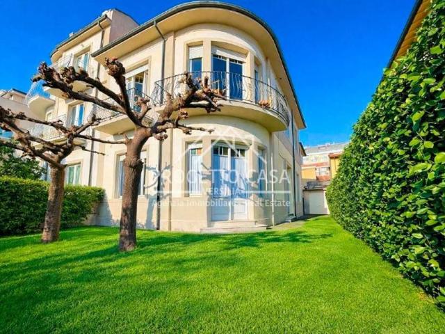 Villa Indipendente in vendita a Camaiore, Toscana