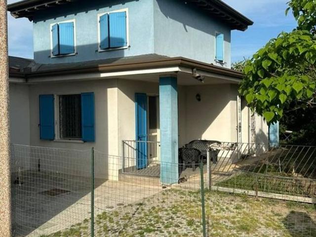 Villa Indipendente in vendita a Rodigo, Lombardia