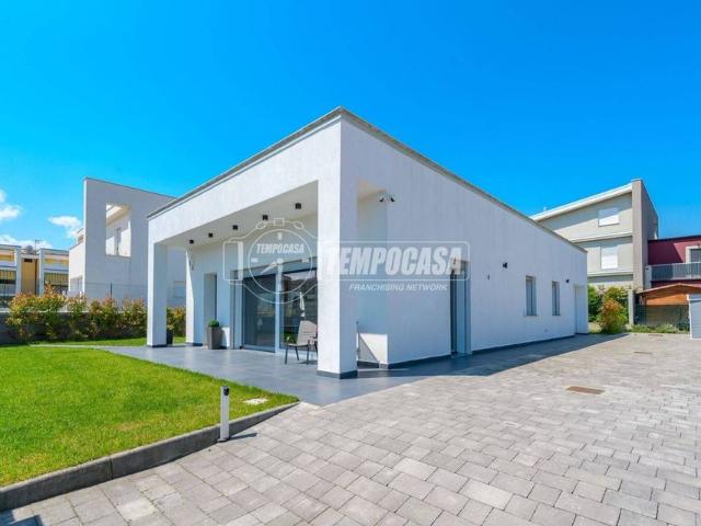 Villa Indipendente in vendita a Noceto, Reggio Emilia