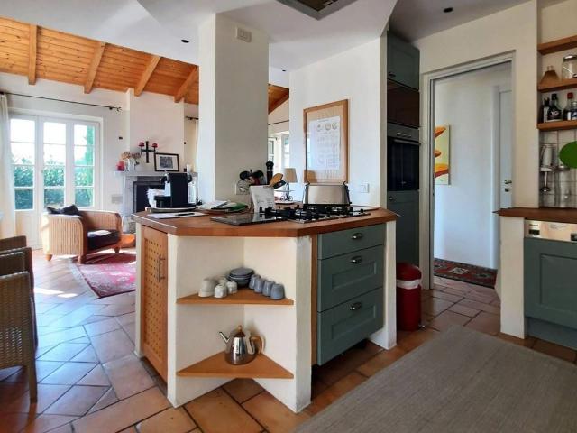Villa Indipendente in vendita a Cascine, Piemonte