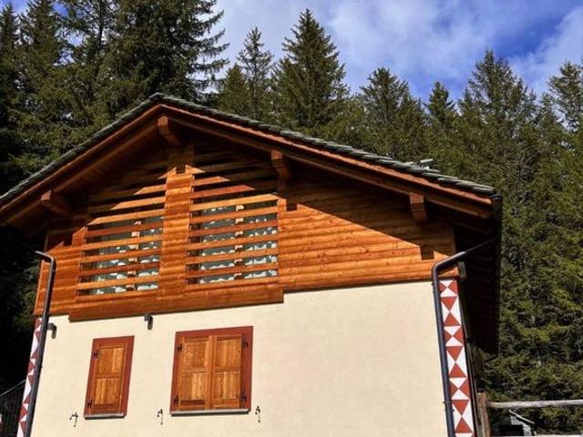 Villa Indipendente in vendita a Chiesa In Valmalenco, Lombardia