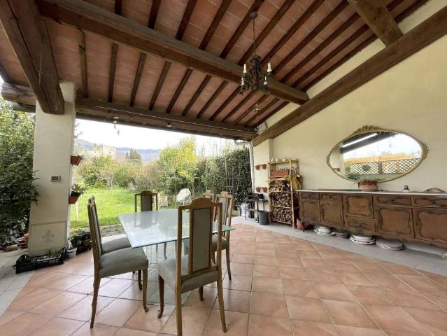 Villa Indipendente in vendita a Quinto Basso, Sesto Fiorentino