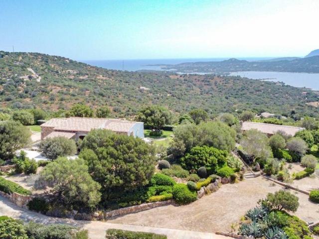 Villa Indipendente in vendita a San Pantaleo, Sassari