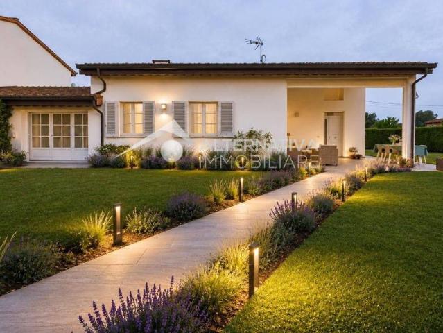 Villa Indipendente in vendita a Verciano, Capannori