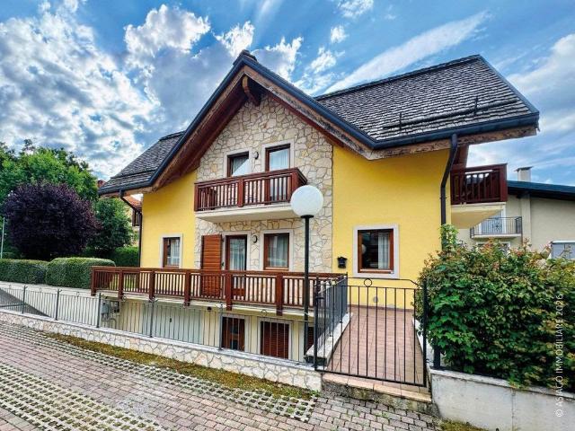 Villa Indipendente in vendita a Canove, Canove Di Roana