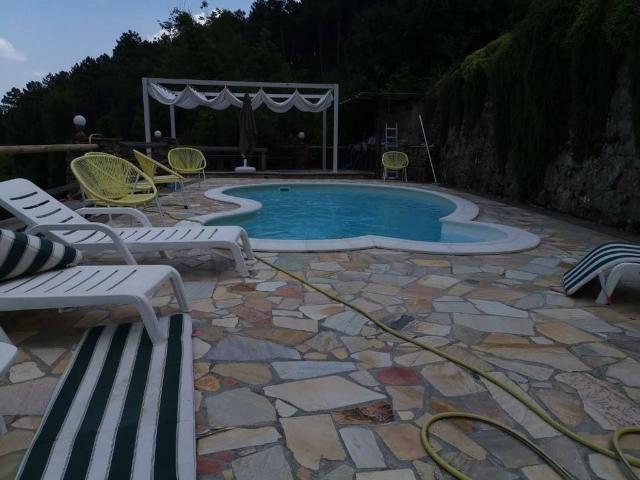 Villa Indipendente in vendita a Buti, Toscana