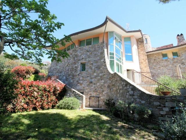 Villa Indipendente in vendita a Quercianella, Livorno
