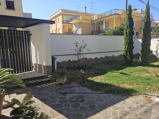 Villa Indipendente in vendita a Lido di Ostia, Roma Capitale