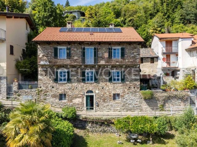 Villa Indipendente in vendita a Comunità Montana Valli del Verbano, Maccagno