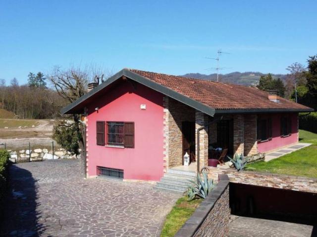 Villa Indipendente in vendita a Mapello, Lombardia