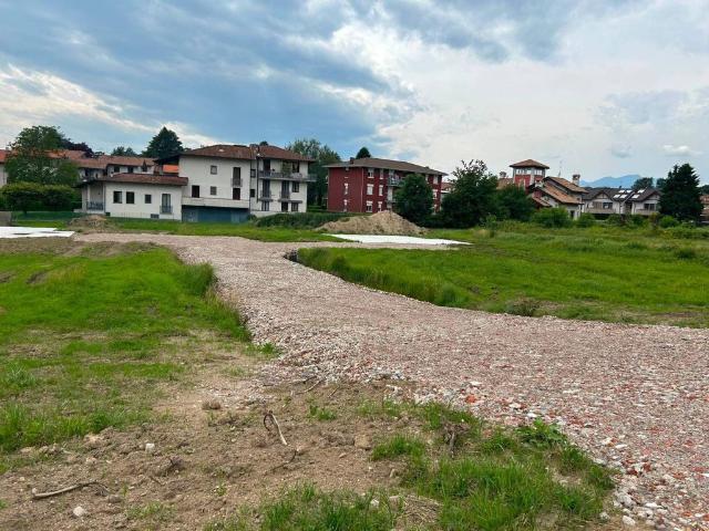 Villa Indipendente in vendita a Malnate, Lombardia
