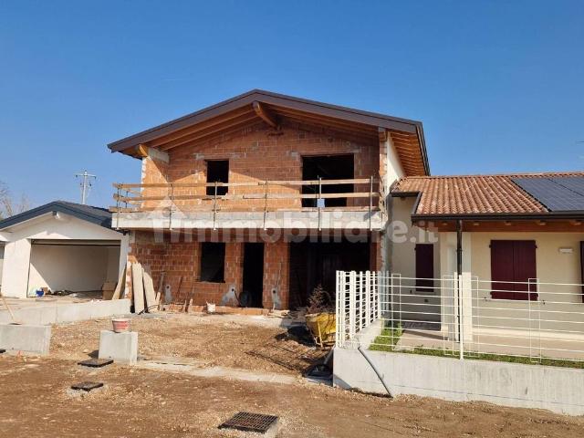 Villa Indipendente in vendita a Montichiari, Lombardia