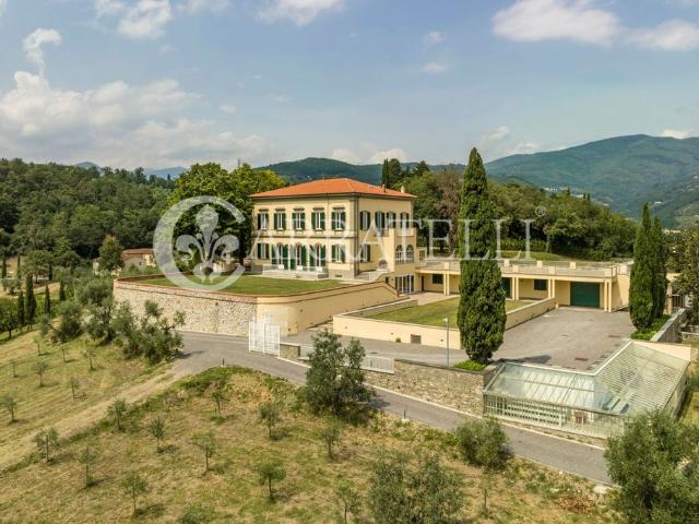 Villa Indipendente in vendita a Pistoia, Toscana