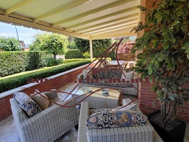 Villa Indipendente in vendita a Vittoria Apuana, Forte Dei Marmi