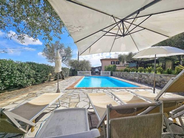 Villa Indipendente in vendita a Unione di comuni Montana Lunigiana, Fosdinovo