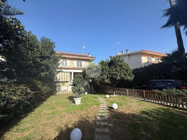 Villa Indipendente in vendita a Giugliano In Campania, Campania