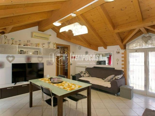 Villa Indipendente in vendita a Cascina Corridori, Bollate