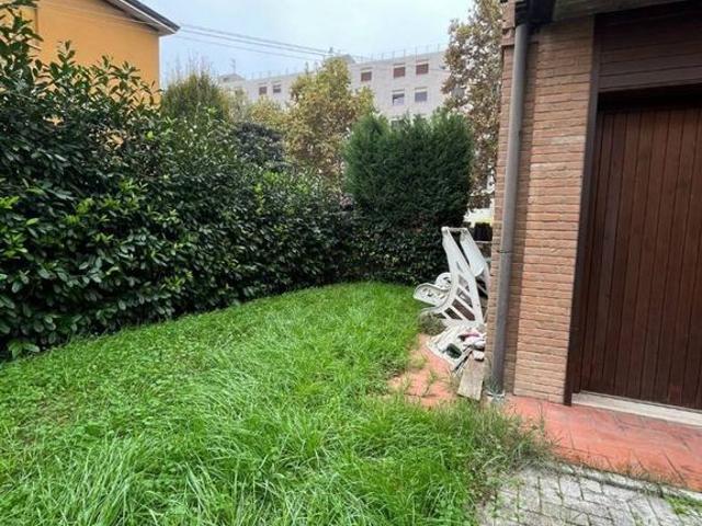 Villa Indipendente in vendita a Modena, Villaggio Artigiano