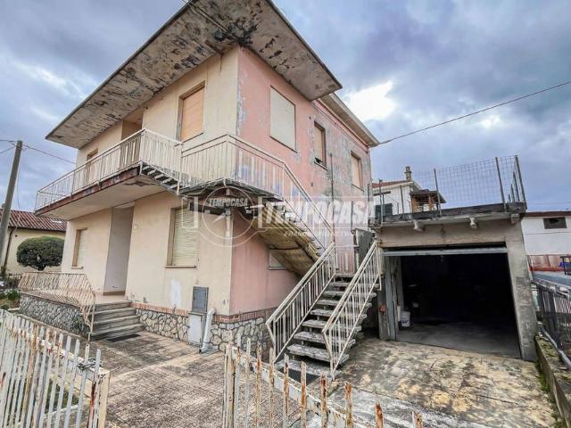 Villa Indipendente in vendita a Unione di comuni Valmarecchia, Santarcangelo Di