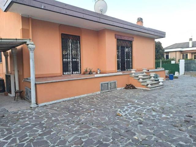 Villa Indipendente in vendita a Isola Rosa, Trezzano Sul Naviglio