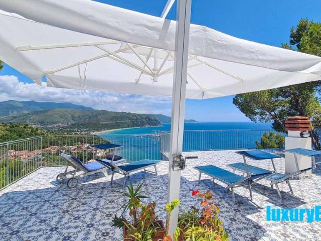 Villa Indipendente in vendita a Castellabate, Ogliastro Marina