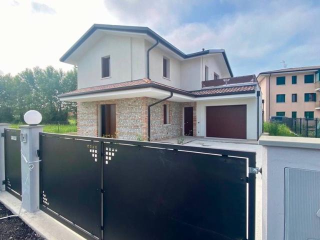Villa Indipendente in vendita a Prodolone, San Vito Al Tagliamento