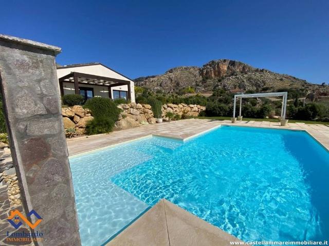 Villa Indipendente in vendita a Case Tropea, Castellammare Del Golfo