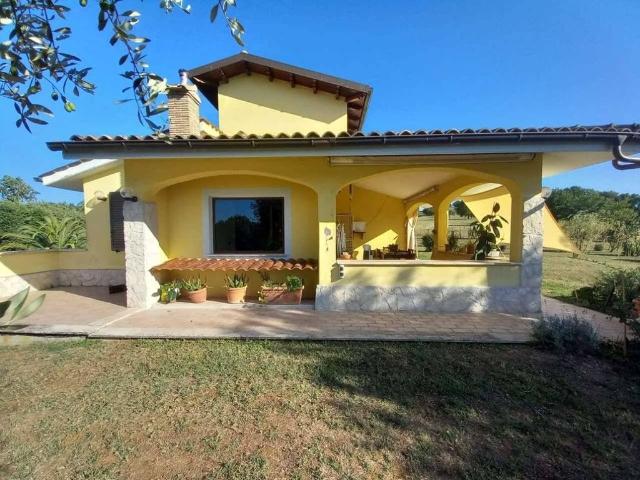 Villa Indipendente in vendita a Trullo, Roma Capitale