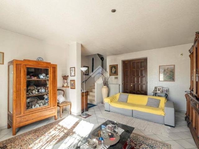 Villa Indipendente in vendita a Roaschia, Piemonte