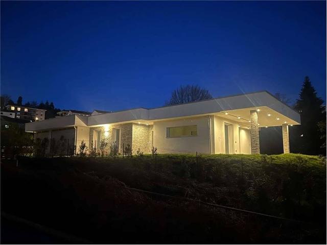Villa Indipendente in vendita a Biumo Superiore, Varese