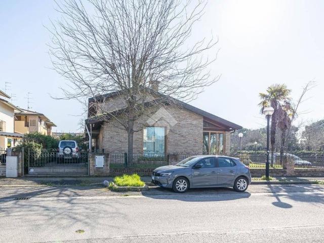 Villa Indipendente in vendita a Ravenna, Reggio Emilia
