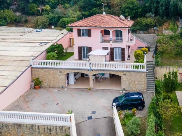 Villa Indipendente in vendita a Camporosso, Liguria