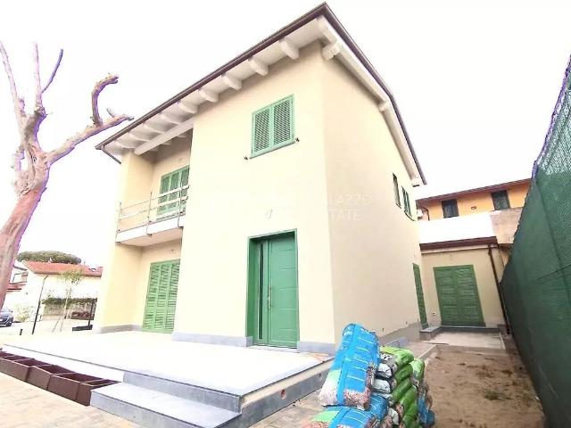 Villa Indipendente in vendita a Tonfano, Toscana
