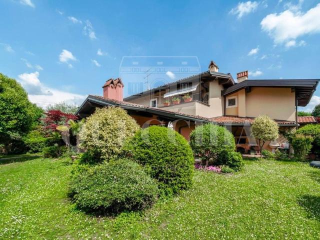 Villa Indipendente in vendita a Zona Est, Brescia