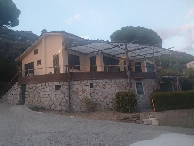 Villa Indipendente in vendita a Campo nell'Elba, Cavoli