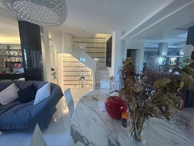 Villa Indipendente in vendita a Mezzocammino, Roma