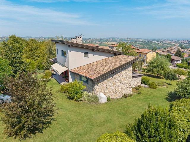 Villa Indipendente in vendita a Ziano Piacentino, Reggio Emilia