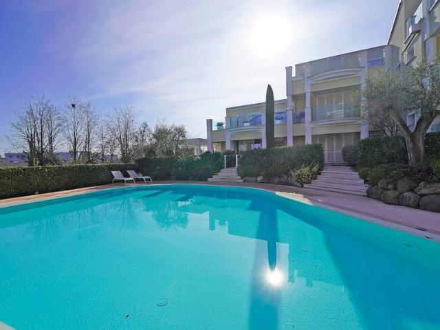 Villa Indipendente in vendita a Peschiera Del Garda, Veneto