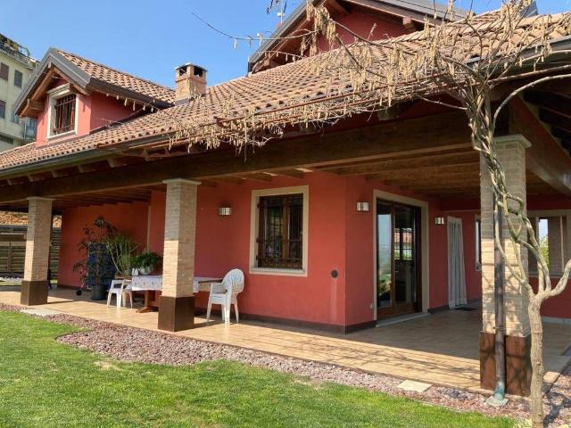 Villa Indipendente in vendita a Castell'Alfero, Asti