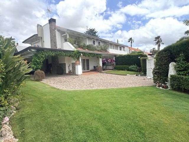 Villa Indipendente in vendita a Giugliano In Campania, Campania
