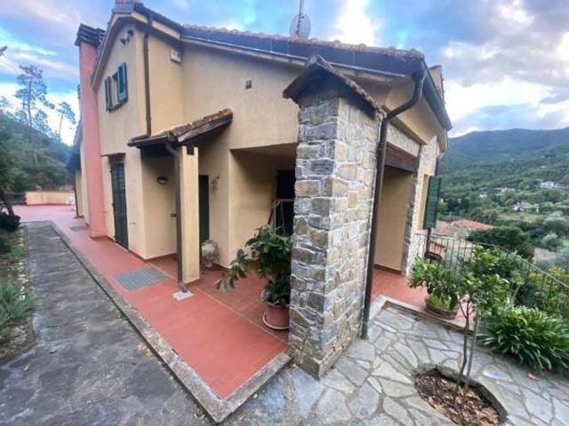 Villa Indipendente in vendita a Garlenda, Liguria