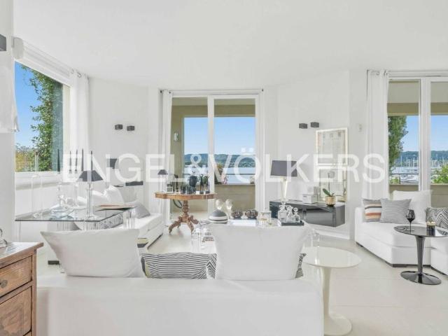 Villa Indipendente in vendita a Sesto Calende, Lombardia