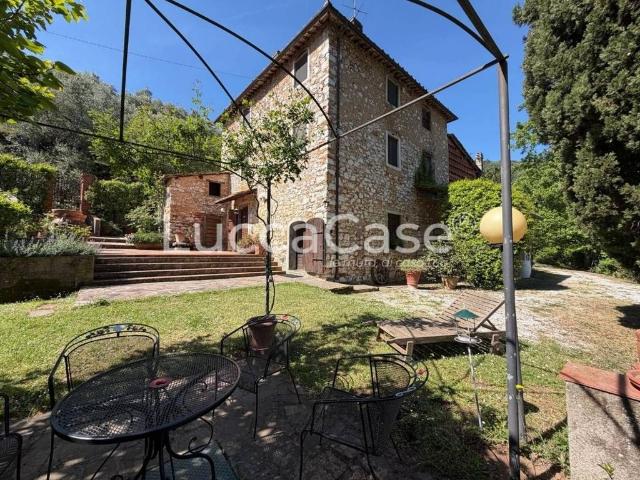 Villa Indipendente in vendita a Pozzuolo, Bagni Di Lucca Ponte