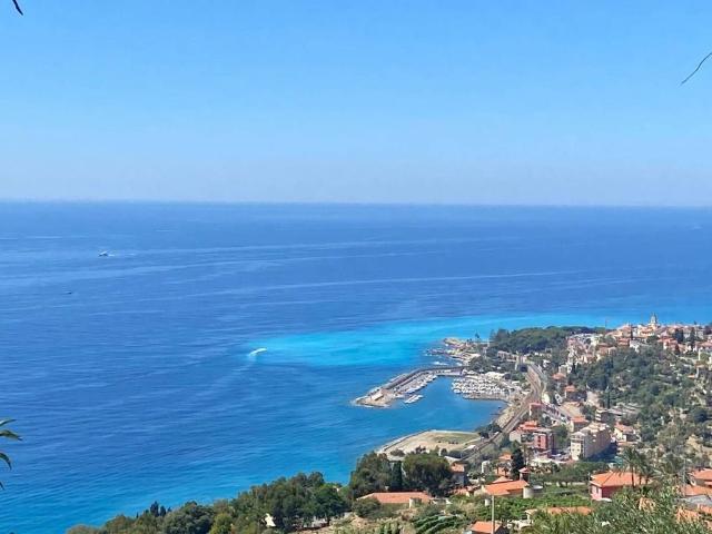 Villa Indipendente in vendita a Arziglia, Bordighera